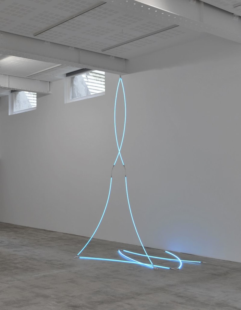 Francçois Morellet Lamentable bleu diamètre 4m50, 2006