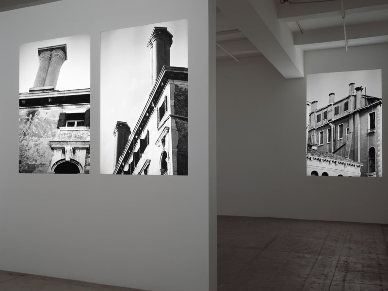 An exhibition installation view from: Lothar Baumgarten