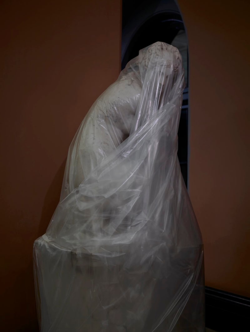 Simon Roberts Shrouded Sculpture #4 (The Crouching Venus by John Most the Elder), 2021