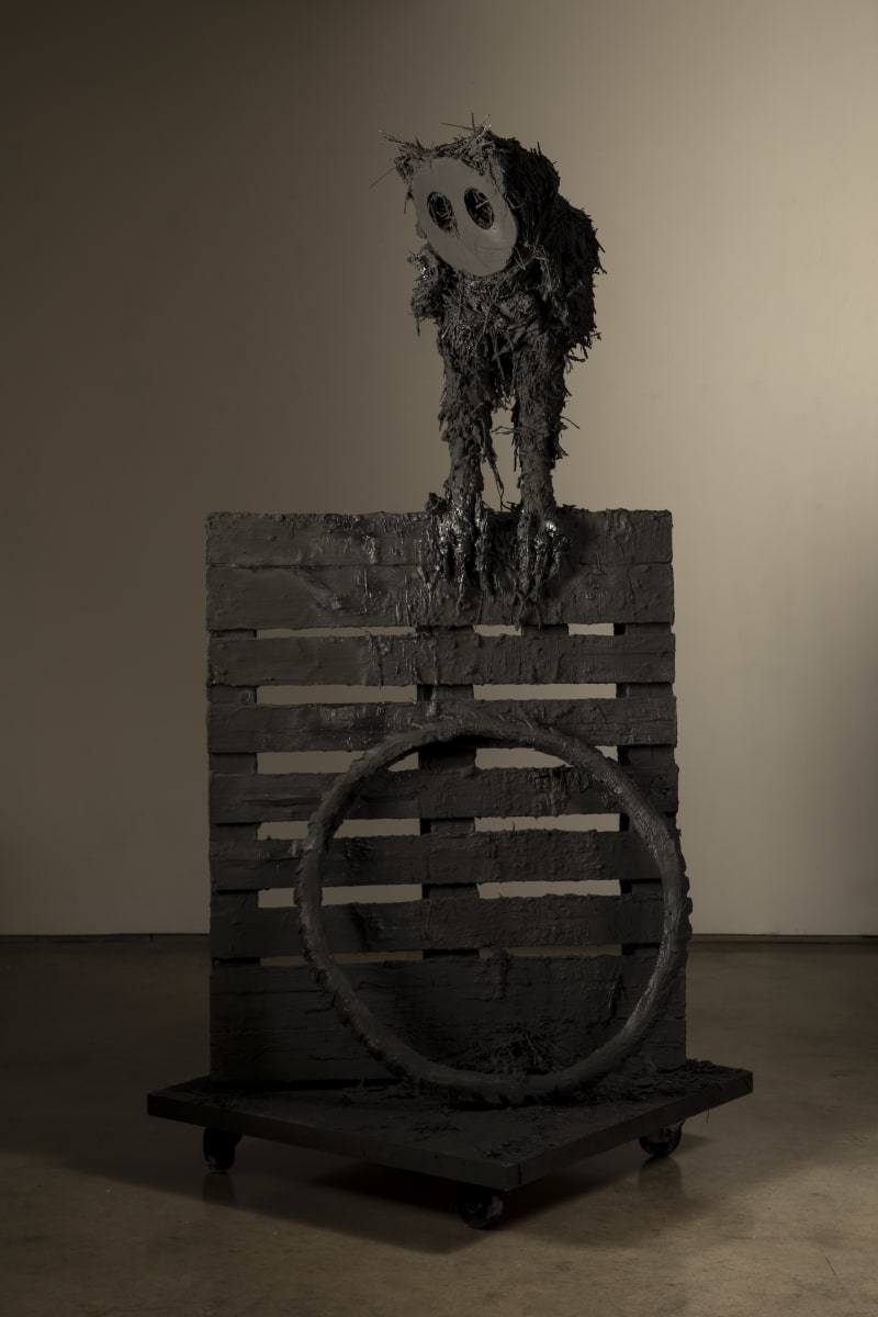 Nicola Hicks Owl on a Pallet, 2021