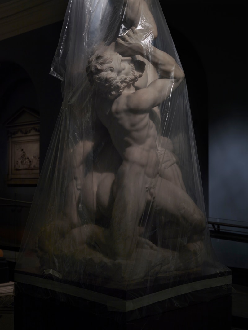 Simon Roberts Shrouded Sculpture #9 (Samson and the Philistines by Vincenzo Foggini), 2021