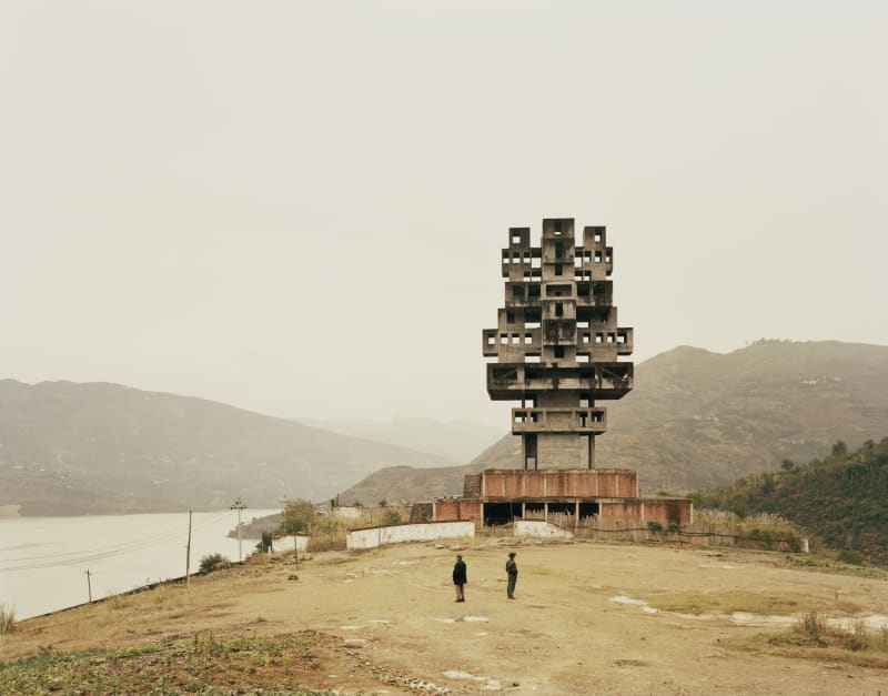 Nadav Kander Fengjie III (Monument to Progress and Prosperity), Chongqing Municipality, 2007