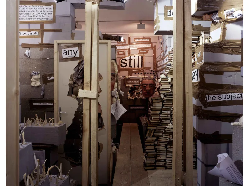 Thomas Hirschhorn Unfinished Walls, 2004