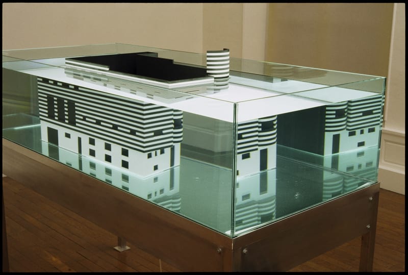 Dennis Adams, 1995. Fonds National d’Art Contemporain. "La maison pour Josephine Baker ", 1995