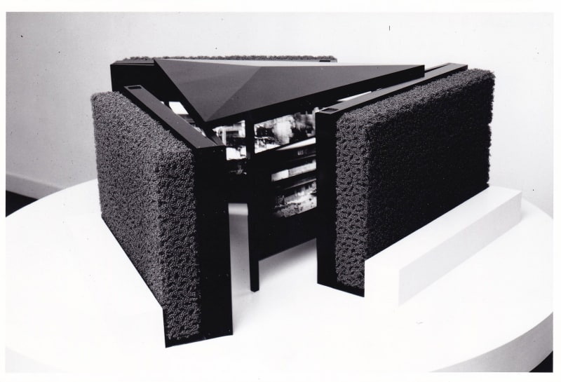 Dennis Adams, 1992. Folriadepark, Zoetermeer, Netherlands. "Arcadian Blind", 1992