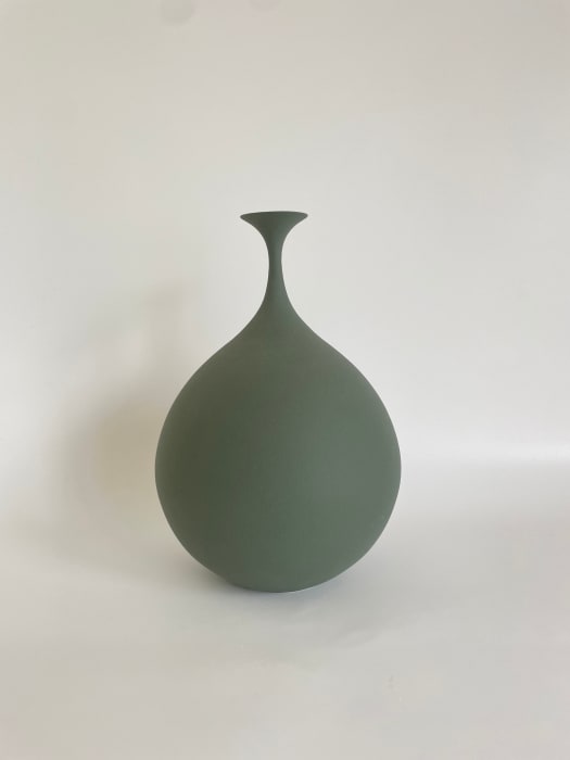Sophie Cook, Medium pod dry green-graphite, 2023