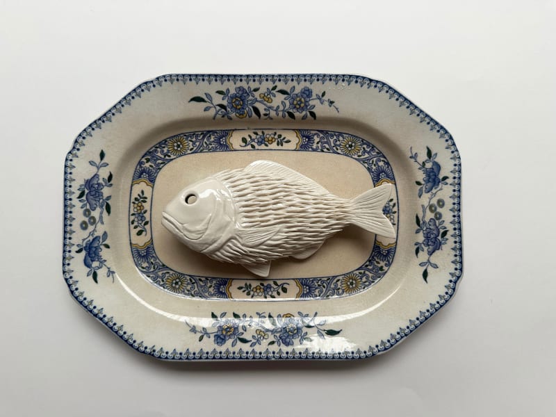 Ikuko Iwamoto, “I ate lots of plastics and now I am your dinner. Enjoy!” (Sea bream-left-hand-side A), 2025