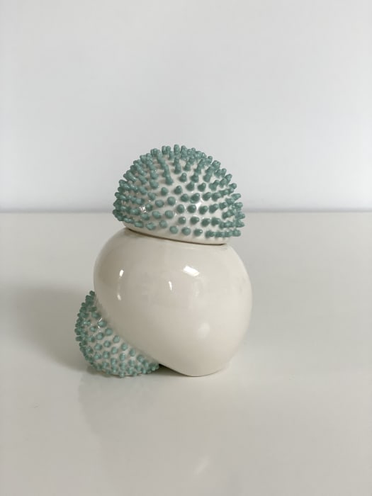 Ikuko Iwamoto, Sea urchin container - turquoise, 2021