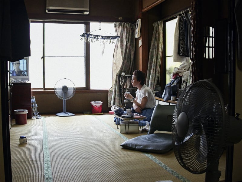 Takahiro Kaneyama, My Mother at Home Watching Television, 2001