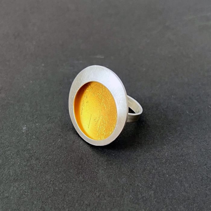 Hannah Souter, Medium gilt etch ring, 2025