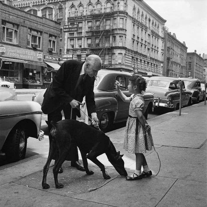 Vivian Maier, 0141386, New York, NY 1955 (Man with Girl & Dog)