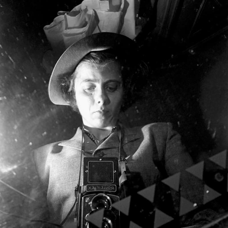 Vivian Maier New York, NY Tirage gélatino-argentique, posthume 30 x 30 cm Dim. papier: 40 x 50 cm