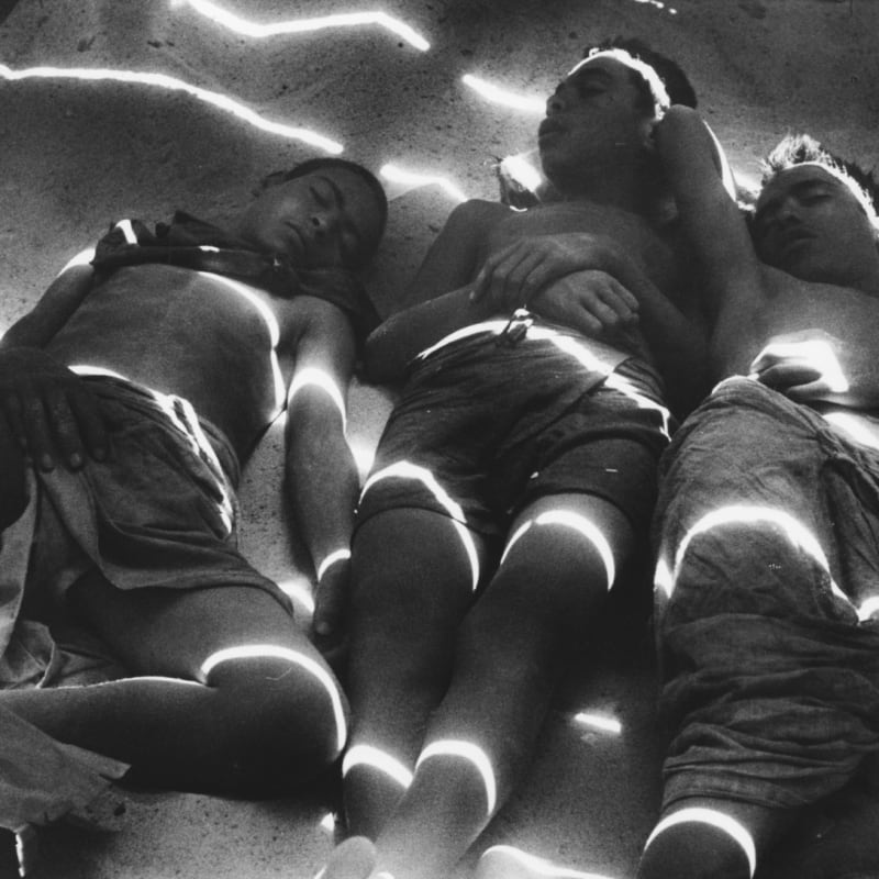 Ernst Haas Egyptian Boys Tirage gélatino argentique d'époque Dim. papier: 20 x 25 cm