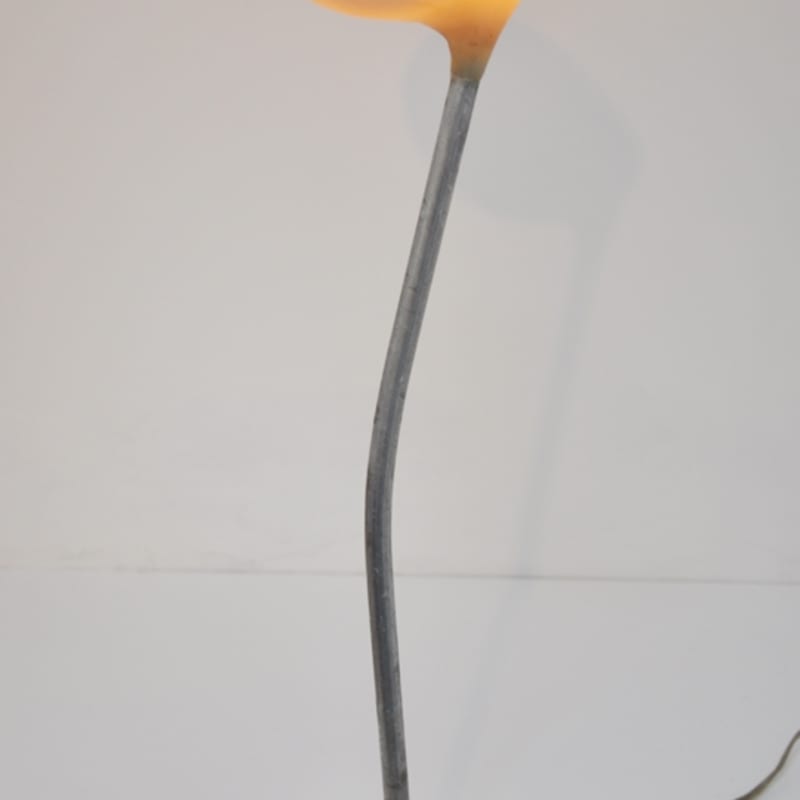 Alina Szapocznikow Lampe-bouche Polyester teinté, métal, ampoule électrique, câble 42 x 14,5 x 11 cm