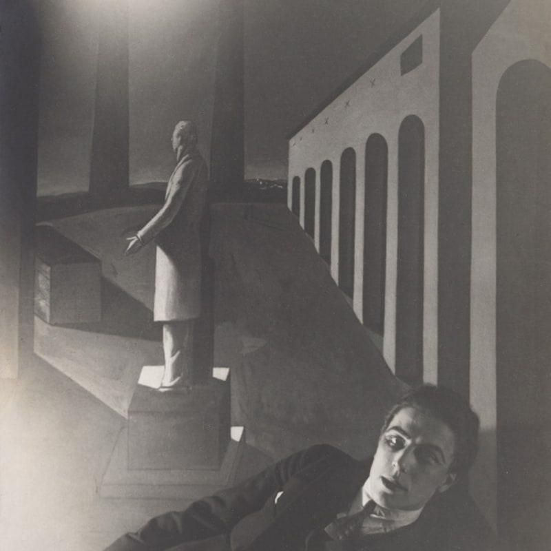 Man Ray André Breton devant un tableau de Giorgio de Chirico tirage argentique 22 x 16,5 cm
