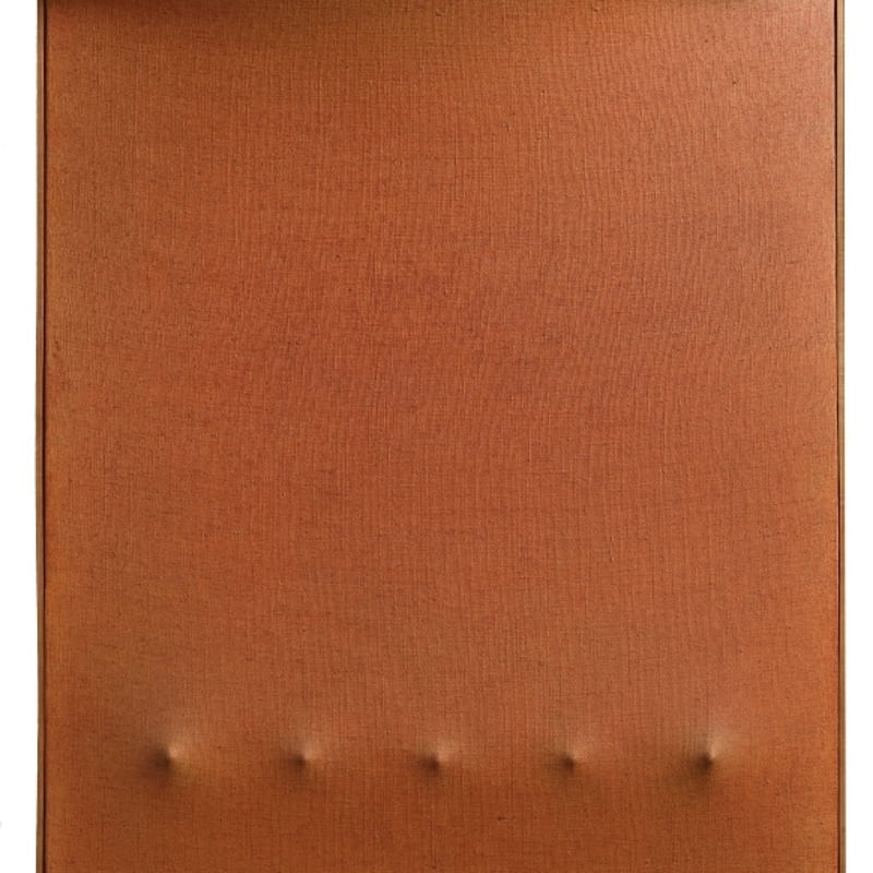 Enrico Castellani Superficie arancione acrylique sur toile 80 x 60 cm