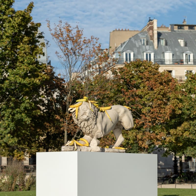 Tony Matelli Lion (Bananas), 2022 Installation view at Jardin des Tuileries, Paris, France