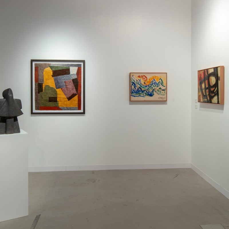 From left to right : Mohammed Khadda, Untitled; Adam Henein, Sans titre, 1975; Adam Henein, Sans titre, 1983; Jilali Gharbaoui, Composition, 1970; Edgard Naccache, Abstraction, 1963; Abdelkader Guermaz, Untitled, 1966