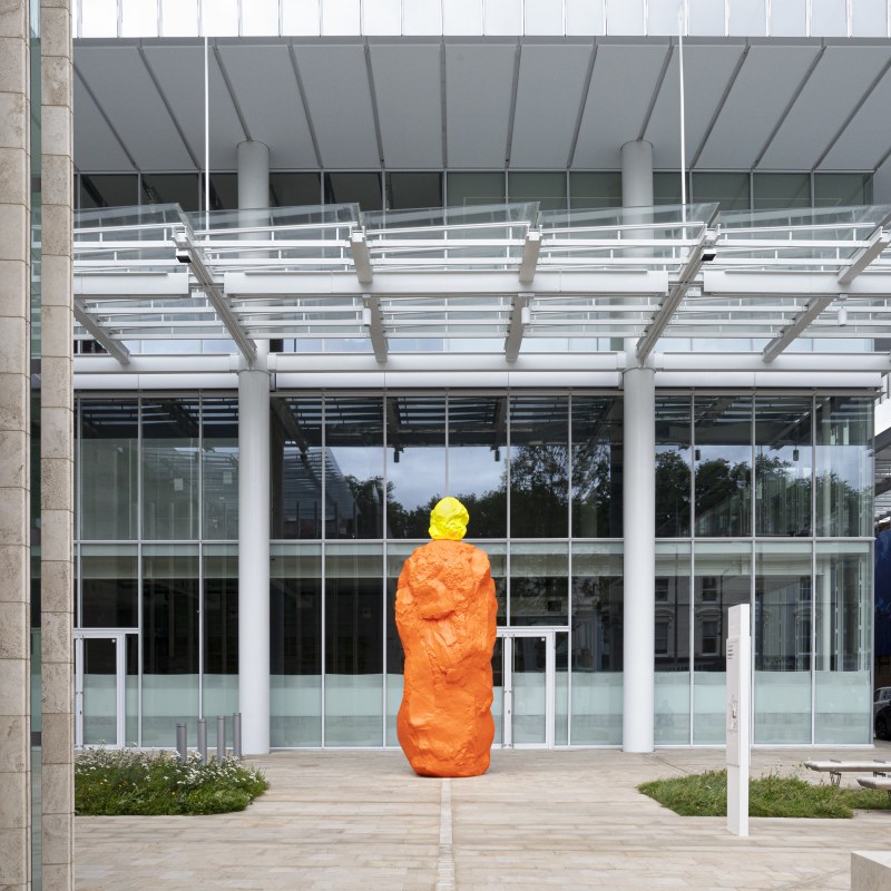 Ugo Rondinone, yellow orange hermit