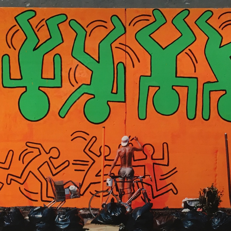 Martha Cooper, Keith Haring Painting the Bowery Wall