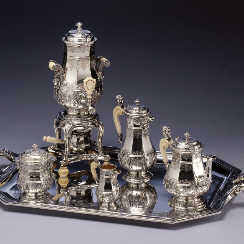 Edmond Tétard - An Eclectic style five piece tea and coffee-service with matching water urn and tray by Edmond Tétard, Paris, dated 1885