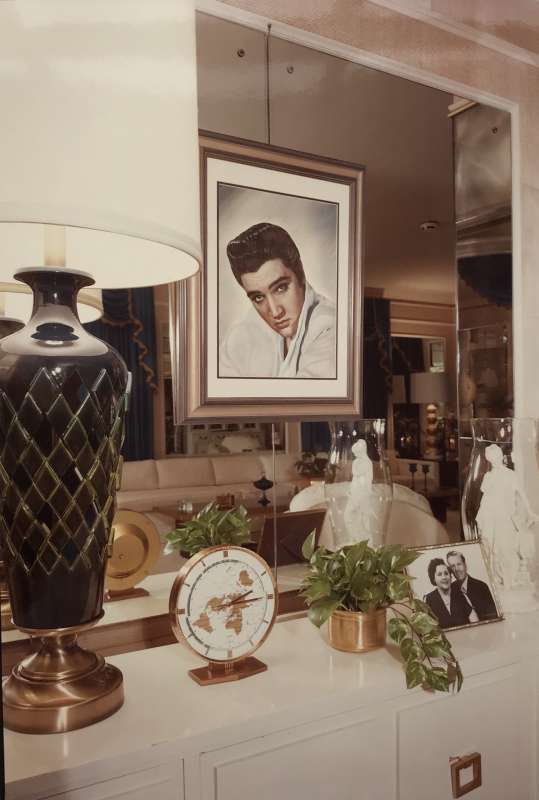 William Eggleston, Untitled (Photo of Elvis and Photo of Elvis's Parents, Vernon & Gladys Presley), Graceland, Memphis, 1982