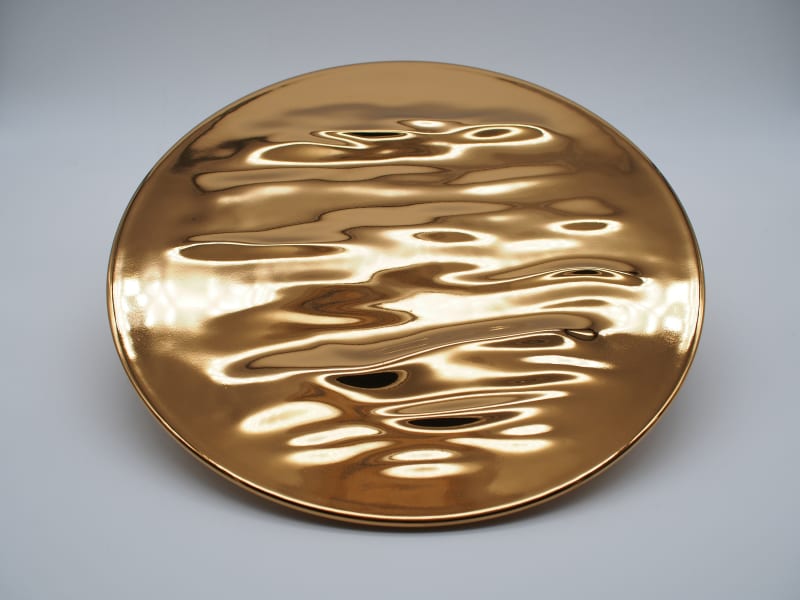 RAN Xiangfei 冉祥飞, "Blowing Breeze" Gold Plate 微风吹过镀金盘, 2021