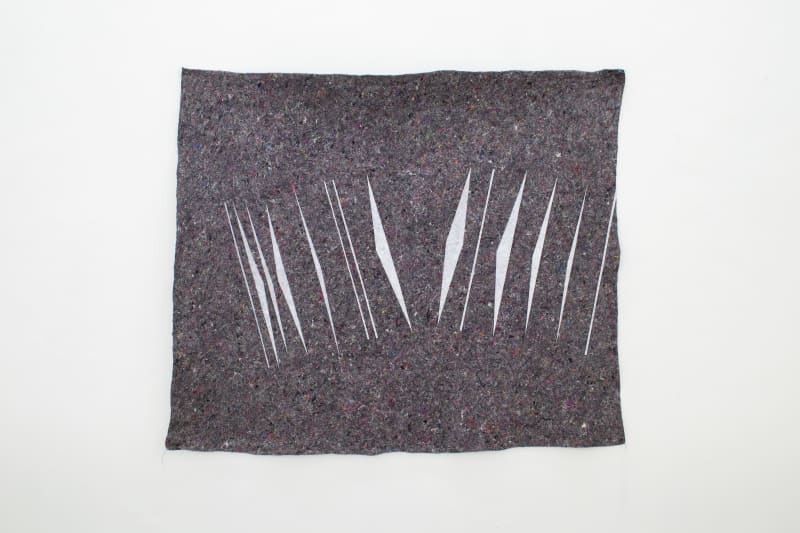 Marcelo Cidade Projeto (re)construtivo: Composição, I.S, 2024 Tinta spray sobre cobertor de doação (aglomerado têxtil) [Spray paint on donation blanket (textile agglomerate)] 174 x 193 cm [68 1/2 x 76 in]