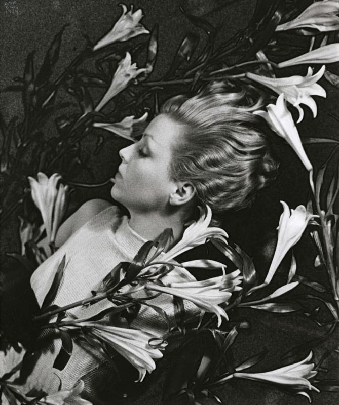 Ilse Bing, Study for Schiaparelli's Perfume, Salut, 1934