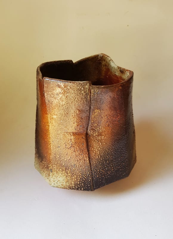 Geert Van der Borght Bowl shape (30) Ceramics - Shino and ash glaze Diameter: 14 cm Height: 19 cm