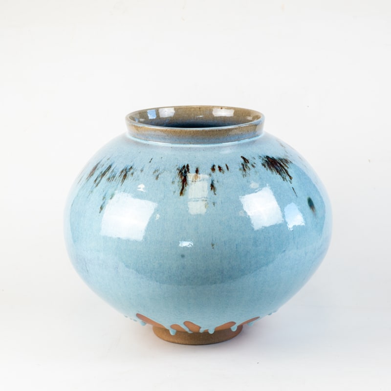 Large Jar I Doble Clay with a Nuka glaze and Cornish ores 40 (h) x 40 (Ø) cms Adam Buick