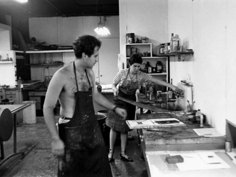 Liliana Porter and Luis Camnitzer at the NYGW workshop, 1965. Photo by Basil Langton. Liliana Porter Collection