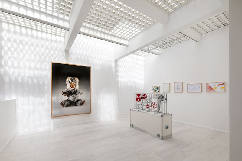 M O V I N G - Inaugural group exhibition , Paris