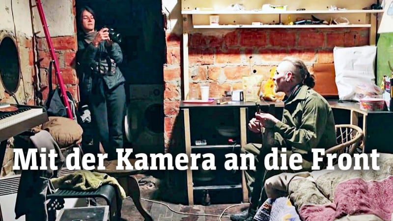 With the camera to the front: Two female war photographers in Ukraine (German), Johanna-Maria Fritz