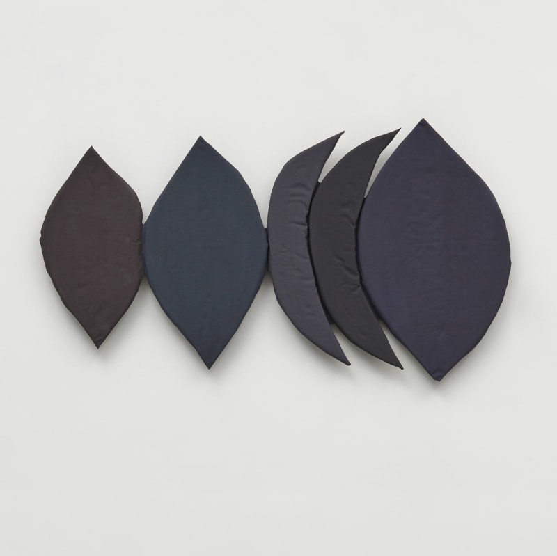 Anthony Pearson Untitled (Casement), 2023 Keim on linen embedded in pigmented hydrocal Dimensions: 24 x 43 x 1 inches 61 x 109.2 x 2.5 cm Photo: Lee Thompson