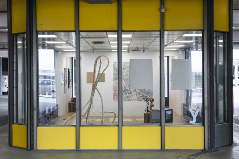 Geislagarðurinn, Bioluminescent earthworms