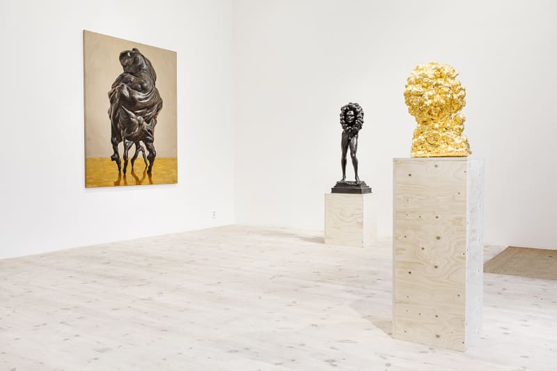 Right: Like your life Blown all out All out of proportion 2015, Filler Foam, Epoxy resin, Stone, Brass leaf sheets, Height 55 cm. Center: I want you to get me to get home. 2015, bronze, Height 125 cm, edition 1/3+1ap. Left: Untitled, 2015, Oil on canvas, 180x147 cm.