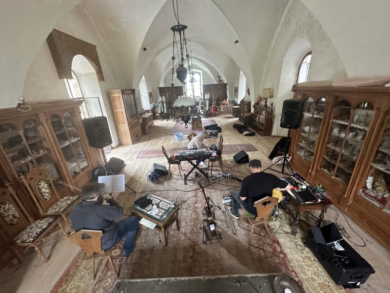 PERSÉPHONIQUE, Installation musicale