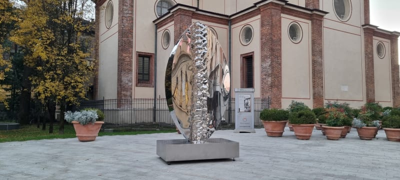 Legnano, sublimi distorsioni riflesse.