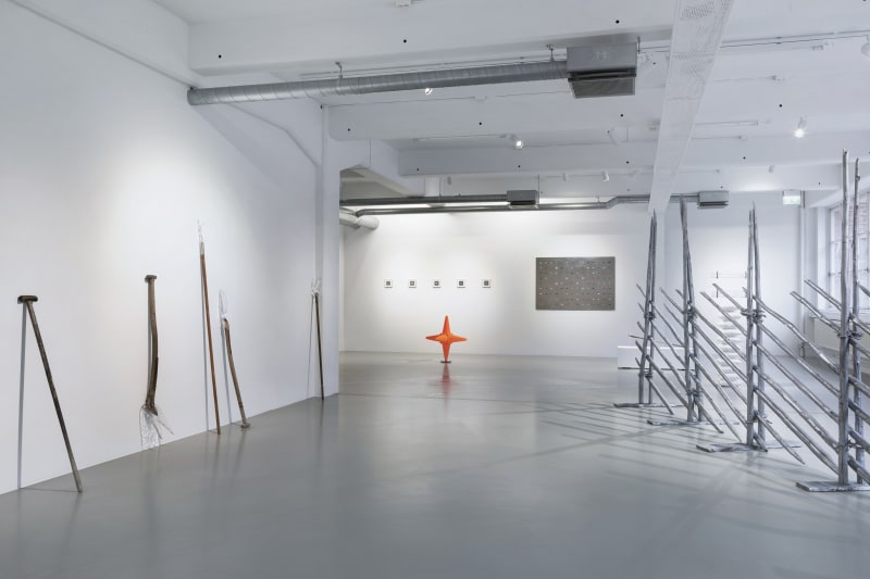 Isa Andersson | Vatten finns i skopan bakom dörrn