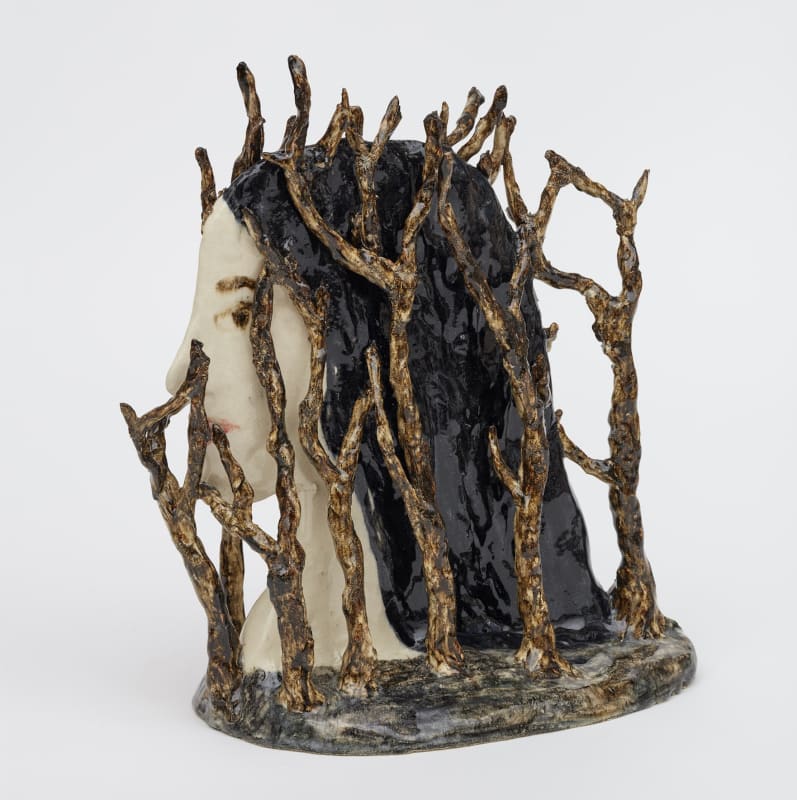 Klara Kristalova, ”Fångad i skogen” / ”Trapped in the Woods”, 2020, Glaserat stengods / Glazed stoneware, 53 x 50 x 27 cm
