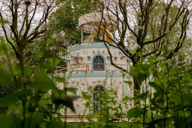 Wedding Cake at Waddesdon by Joana Vasconcelos