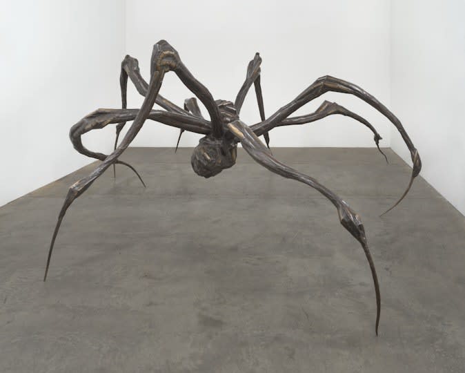 Louise Bourgeois Crouching Spider 2003, bronze, brown and polished patina, stainless steel, 270.5 x 835.7 x 627.4 cm, Collection The Easton Foundation, New York © The Easton Foundation/VAGA at ARS/Copyright Agency 2023, photo: Ron Amstutz