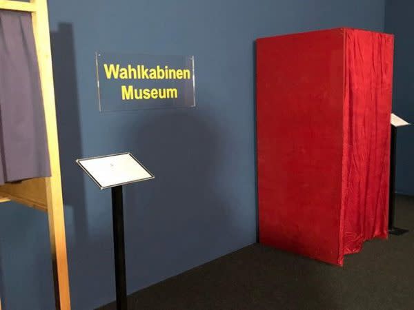 GUILLAUME BIJL IN ‘POWER TO THE PEOPLE’ AT SCHIRN KUNSTHALLE (DE)