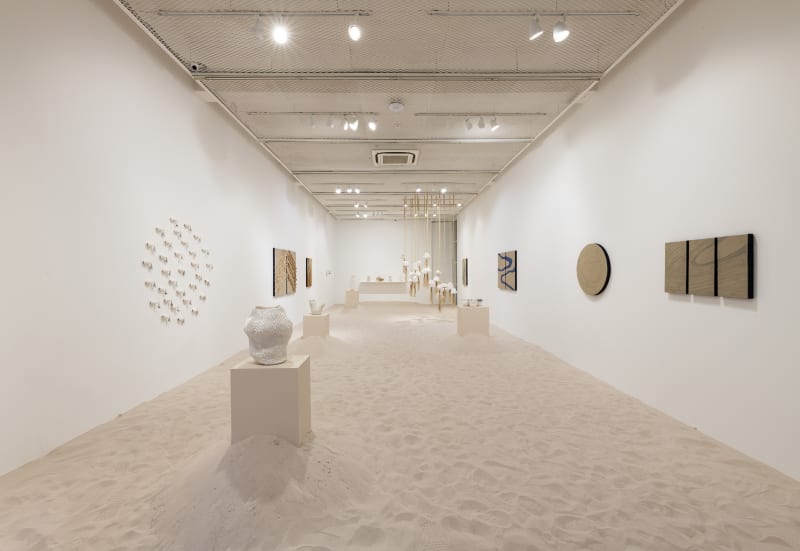 Gabriella Marinho: rastro luminoso, Texto crítico: Matheus Morani