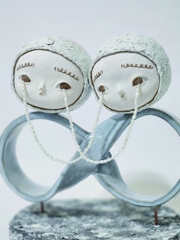 不討喜|無限|2025|24 x 23.5 x 16 cm |陶、複合媒材
