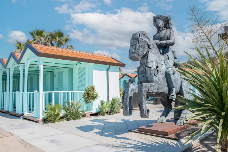 Manolo Valdés, Reinas y Caballero, Bagno Alpemare, Forte dei Marmi