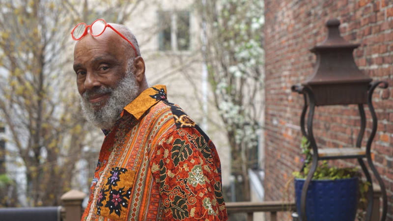 Portrait photograph of artist Danny Simmons