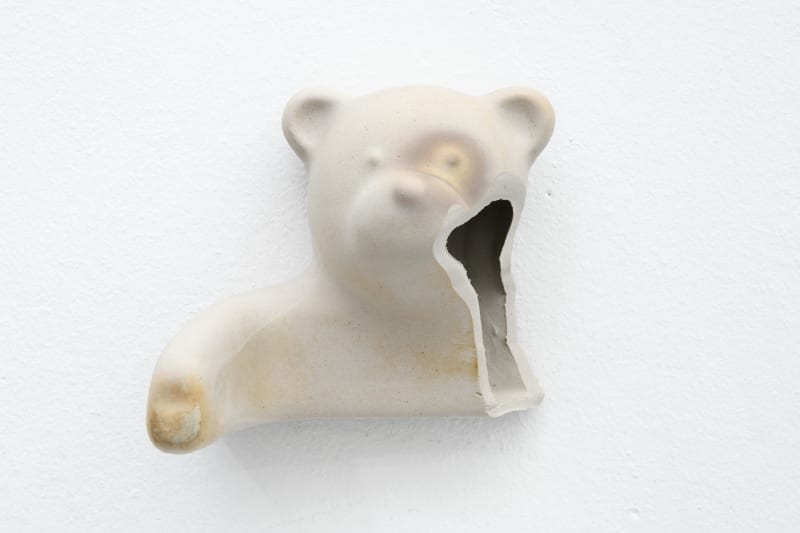 Mirthe Klück -The Surface Level of Things, 2022 Stoneware 13 x 17 x 12 cm Edition of 10