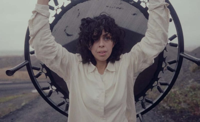 Angyvir Padilla - “La ola que vino de lejos” - Hauts-de-France, December 2021. Video performance. (still)